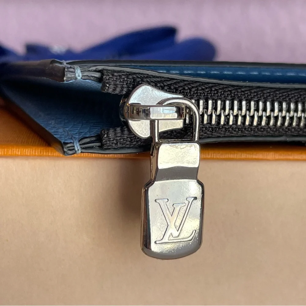 RARE 2020 Ghesquière Taigarama Coin Card Holder Wallet Blue Lagoon
